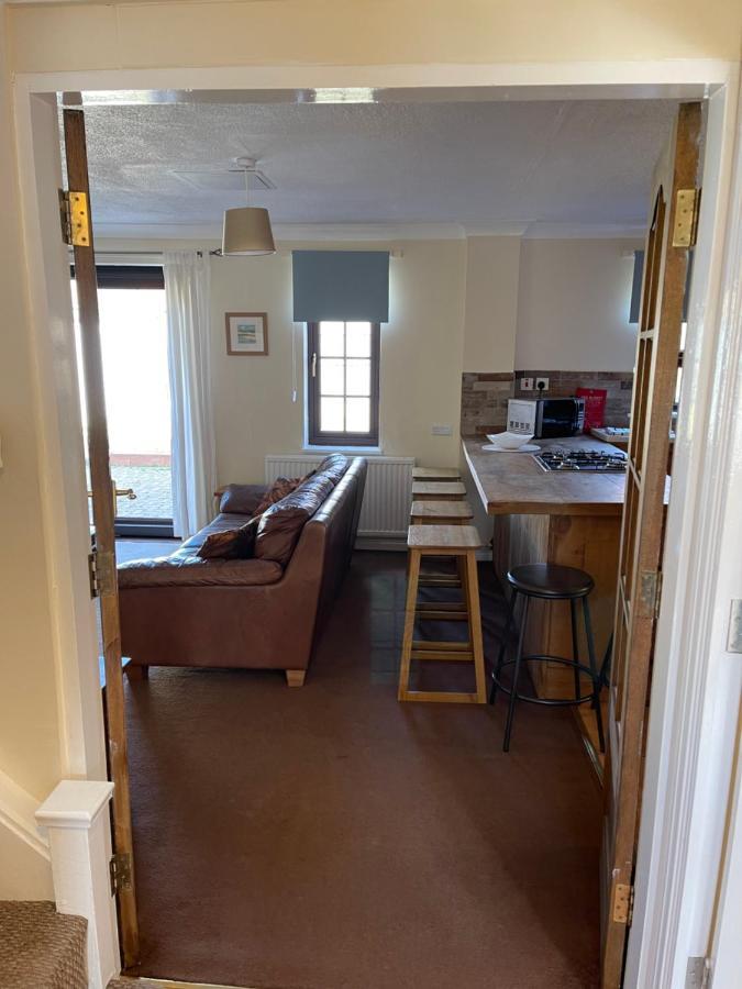 Large, Quiet, Sleeps 16, 4 Bathrooms, Parking, Leicester Exterior foto