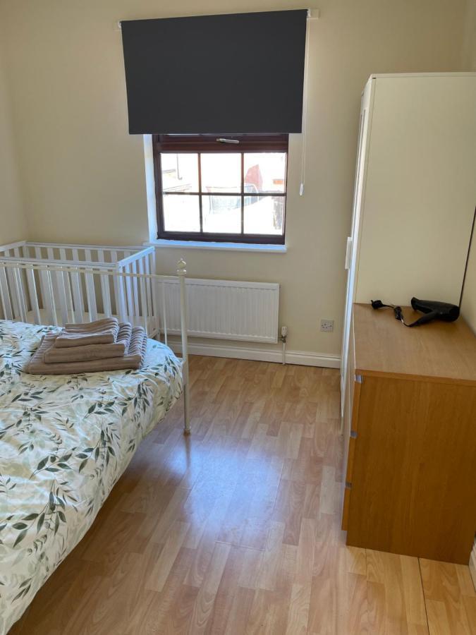 Large, Quiet, Sleeps 16, 4 Bathrooms, Parking, Leicester Exterior foto