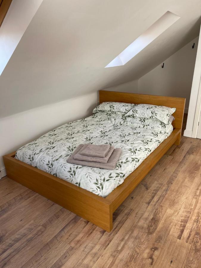 Large, Quiet, Sleeps 16, 4 Bathrooms, Parking, Leicester Exterior foto